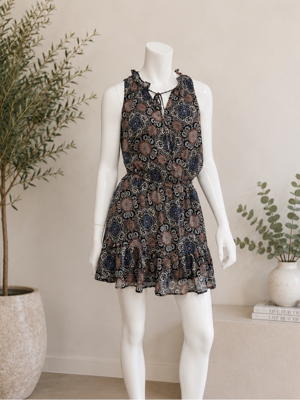 BB DAKOTA Sleeveless Paisley Floral Ruffle Hem Mini Dress Size S Boho Festival